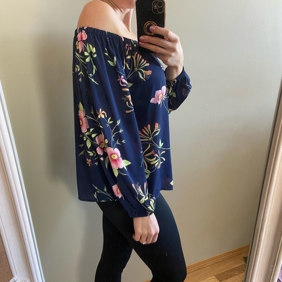 ⭐️2 FOR $20⭐️ GAP Off shoulder floral boho flowy blouse. Size small - Picture 5 of 12
